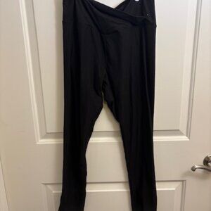 Classic Black High-Waisted Leggings – Everyday Activewear